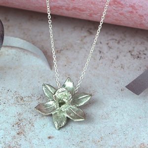 Tin Daffodil Necklace Tin Gifts