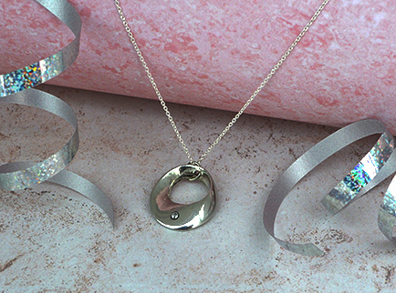 Diamond necklace 2018 2025